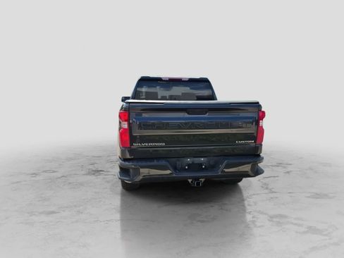 Used 2022 Chevrolet Silverado 1500 Custom AWD/4WD image 7