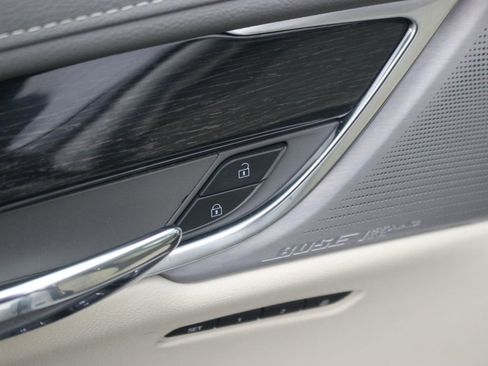 Used 2020 Cadillac XT6 Premium Luxury image 13