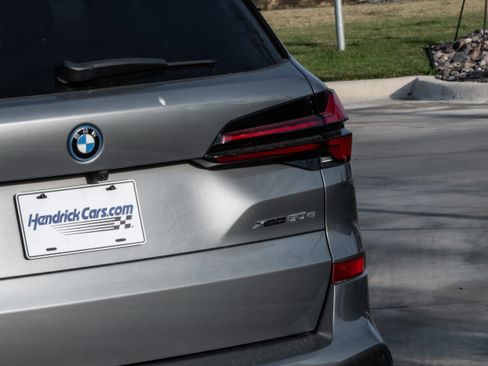 Certified 2025 BMW X5 xDrive50e w/ M Sport Package image 7