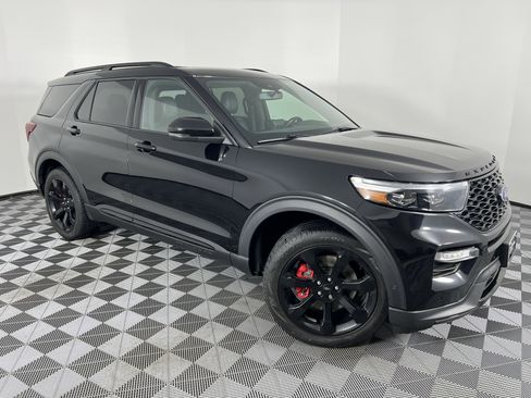 Used 2020 Ford Explorer ST w/ ST Street Pack image 2