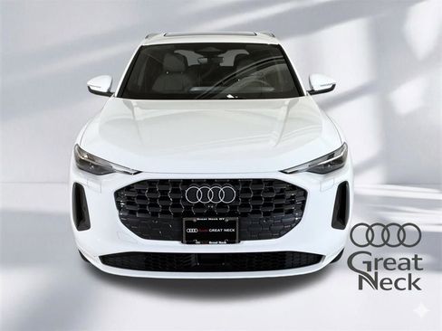 Used 2025 Audi Q5 Premium w/ Convenience Package image 22