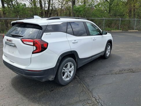 Used 2023 GMC Terrain SLE w/ Driver Convenience Package FWD image 8