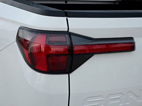 Used 2022 Hyundai Santa Cruz SEL w/ Activity Package image 6