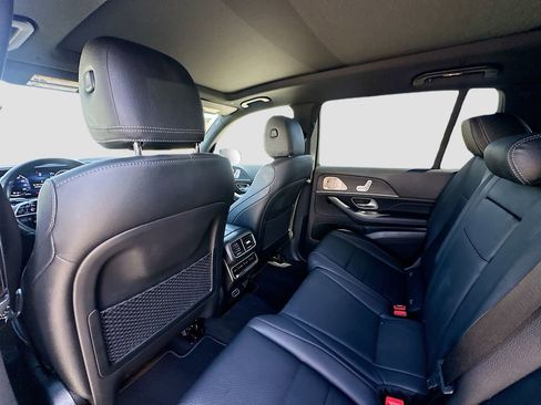 Used 2024 Mercedes-Benz GLS 450 4MATIC image 24
