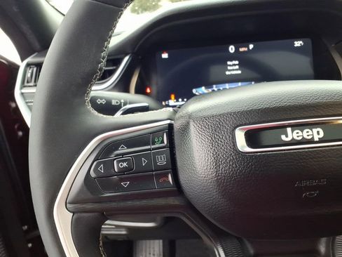 Used 2024 Jeep Grand Cherokee L Altitude AWD/4WD image 28