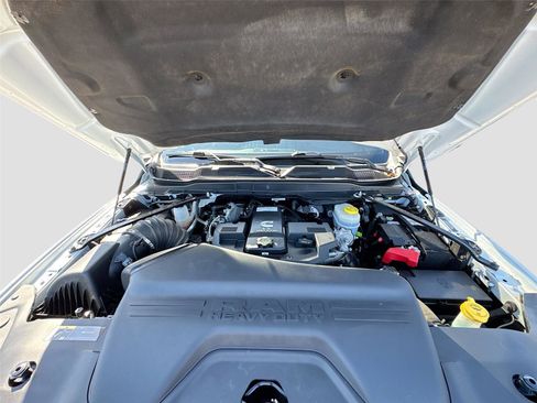 Used 2024 RAM 2500 Tradesman w/ Chrome Appearance Group image 27