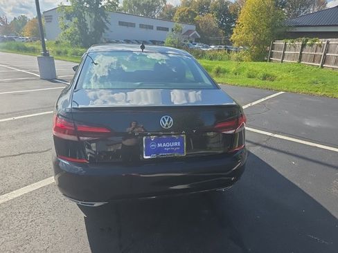 Used 2020 Volkswagen Passat 2.0T R-Line image 3