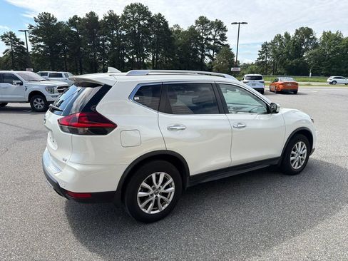 Used 2020 Nissan Rogue SV FWD image 8
