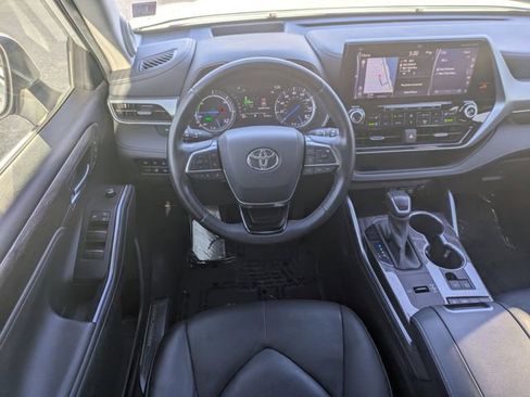 Used 2020 Toyota Highlander Platinum image 14