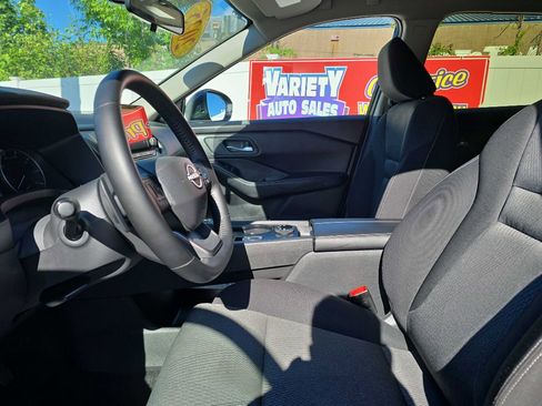 Used 2025 Nissan Rogue SV AWD/4WD image 15