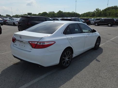 Used 2017 Toyota Camry XSE w/ Moonroof Package FWD image 2