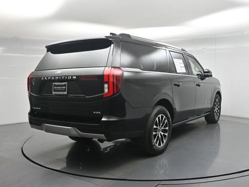 Certified 2025 Ford Expedition Max Platinum image 30
