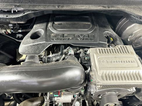 Used 2023 RAM 1500 Laramie AWD/4WD image 30
