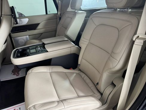 Used 2019 Lincoln Navigator Reserve w/ Cargo Package AWD/4WD image 38