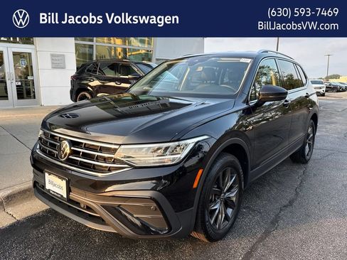 Used 2022 Volkswagen Tiguan SE AWD/4WD image 1