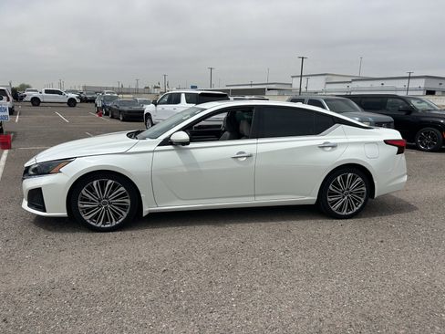 Used 2023 Nissan Altima 2.5 SL image 2