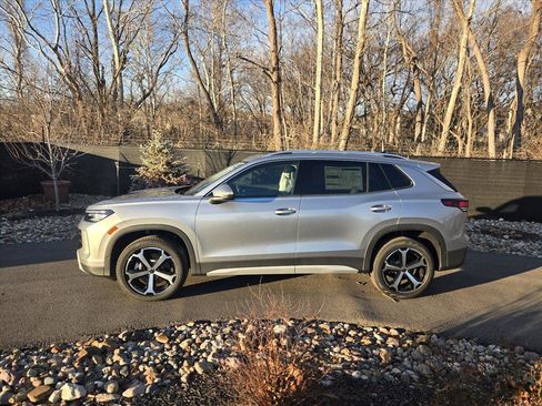 New 2025 Volkswagen Tiguan SE image 5