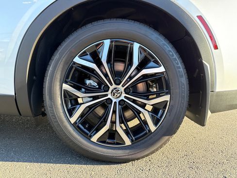 New 2026 Toyota Crown XLE image 7