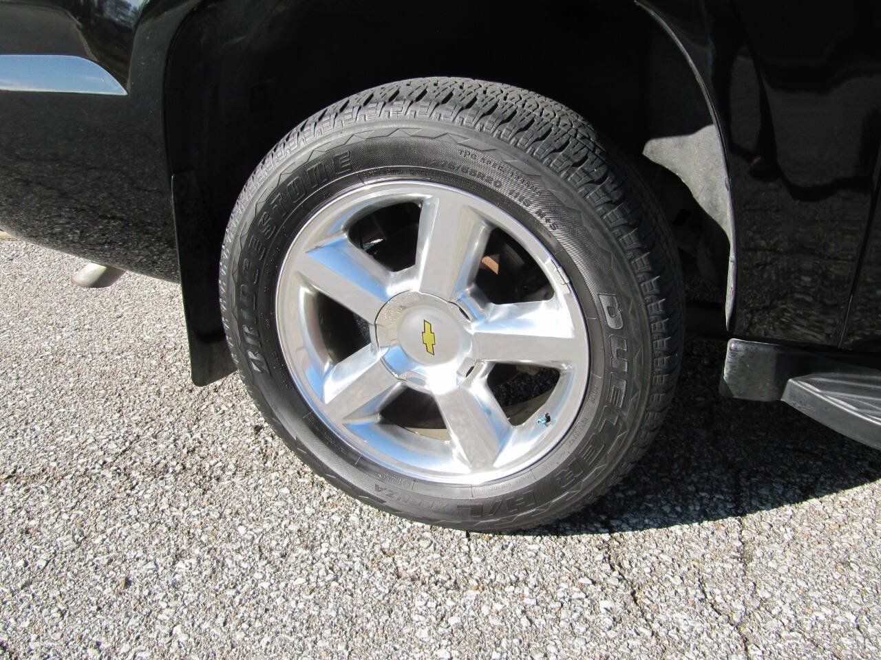 Used 2008 Chevrolet Avalanche LTZ w/ LTZ Preferred Equipment Group AWD/4WD image 16