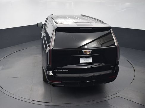 Used 2026 Cadillac Escalade ESV Platinum Sport w/ LPO, Floor Liner Package AWD/4WD image 45
