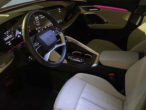 Certified 2025 Audi Q5 Premium w/ Convenience Package image 26