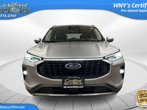 Used 2023 Ford Escape Platinum AWD/4WD image 2