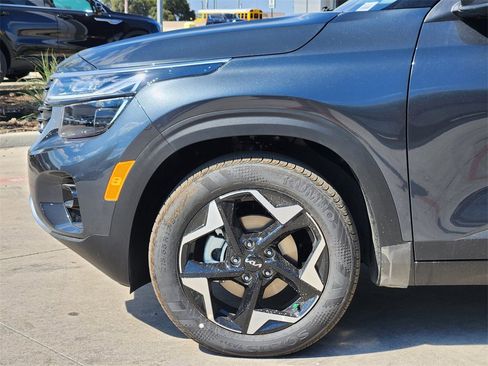 New 2026 Kia Seltos S image 5