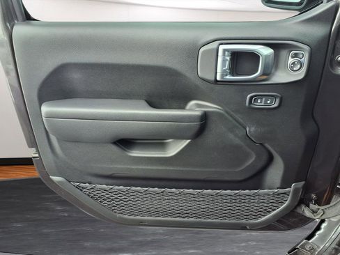 Used 2024 Jeep Wrangler Willys image 18