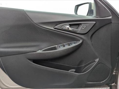 Used 2025 Chevrolet Malibu LT FWD image 13