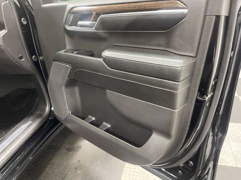 Used 2024 GMC Sierra 1500 Elevation image 23