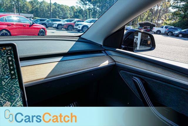 Used 2025 Tesla Model Y Long Range RWD image 31
