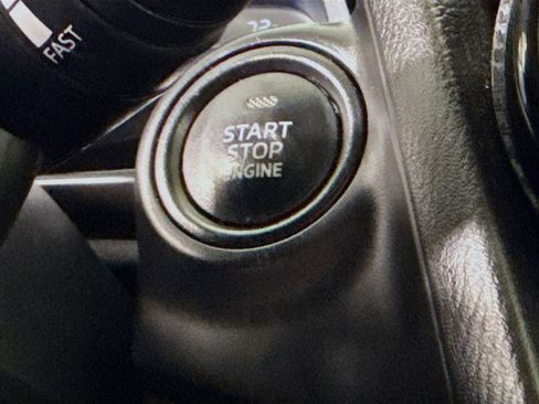 Used 2019 Toyota Yaris LE image 21