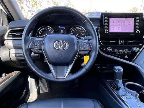 Used 2024 Toyota Camry SE FWD image 5