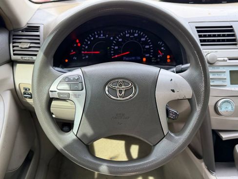 Used 2010 Toyota Camry FWD image 16