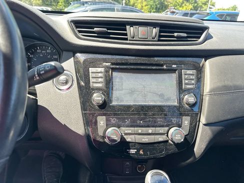 Used 2017 Nissan Rogue SL w/ SL Premium Package AWD/4WD image 14