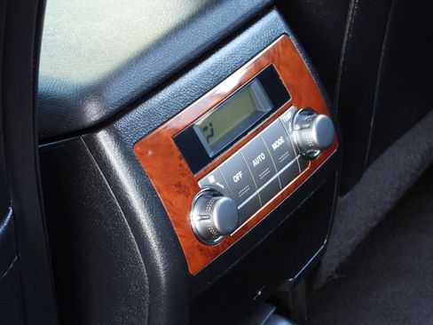 Used 2013 Toyota Highlander Limited FWD image 36