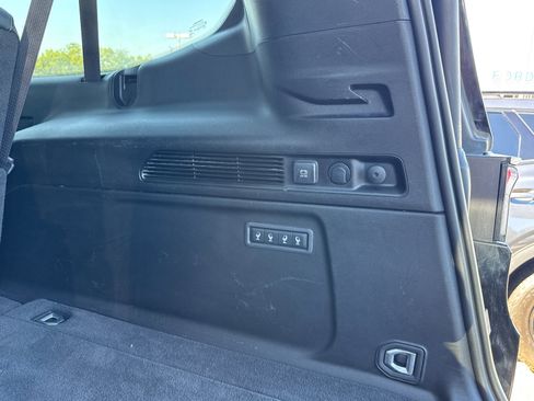 Used 2024 Jeep Wagoneer L Series II w/ Flexible Seating Group image 20