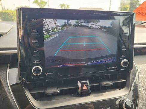 Used 2022 Toyota Corolla LE image 17