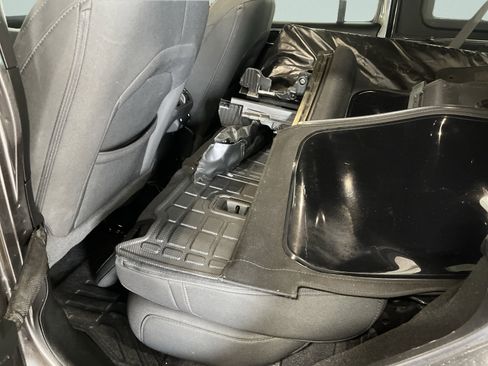 Used 2022 Jeep Wrangler Unlimited Sport image 31