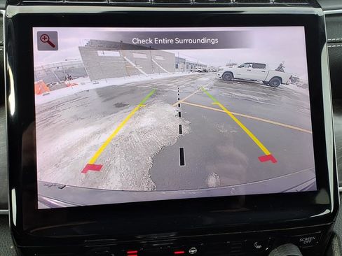 Used 2022 Jeep Grand Cherokee Limited image 28