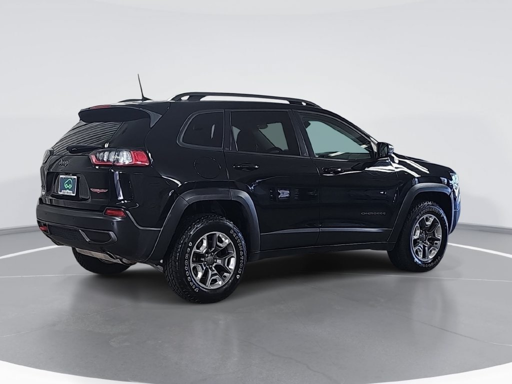 Used 2019 Jeep Cherokee Trailhawk AWD/4WD image 3