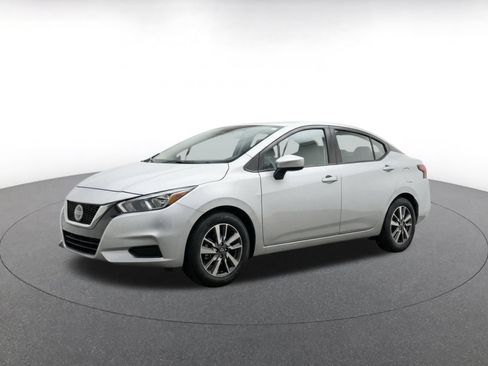 Used 2025 Nissan Versa SV FWD image 3