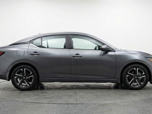 Used 2025 Nissan Sentra SV FWD image 11
