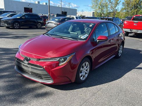 Used 2024 Toyota Corolla LE FWD image 2
