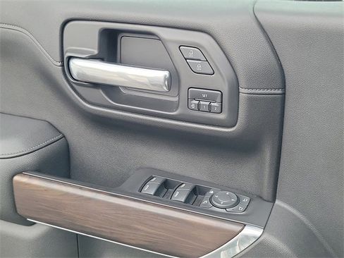 Used 2019 GMC Sierra 1500 SLT image 18