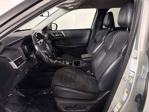 Used 2024 Mitsubishi Outlander SE image 18
