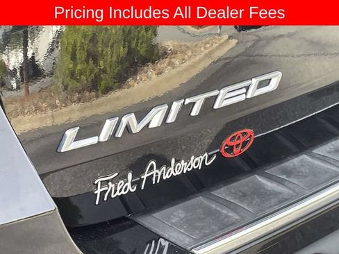 Used 2021 Ford Explorer Limited w/ Equipment Group 301A AWD/4WD image 11