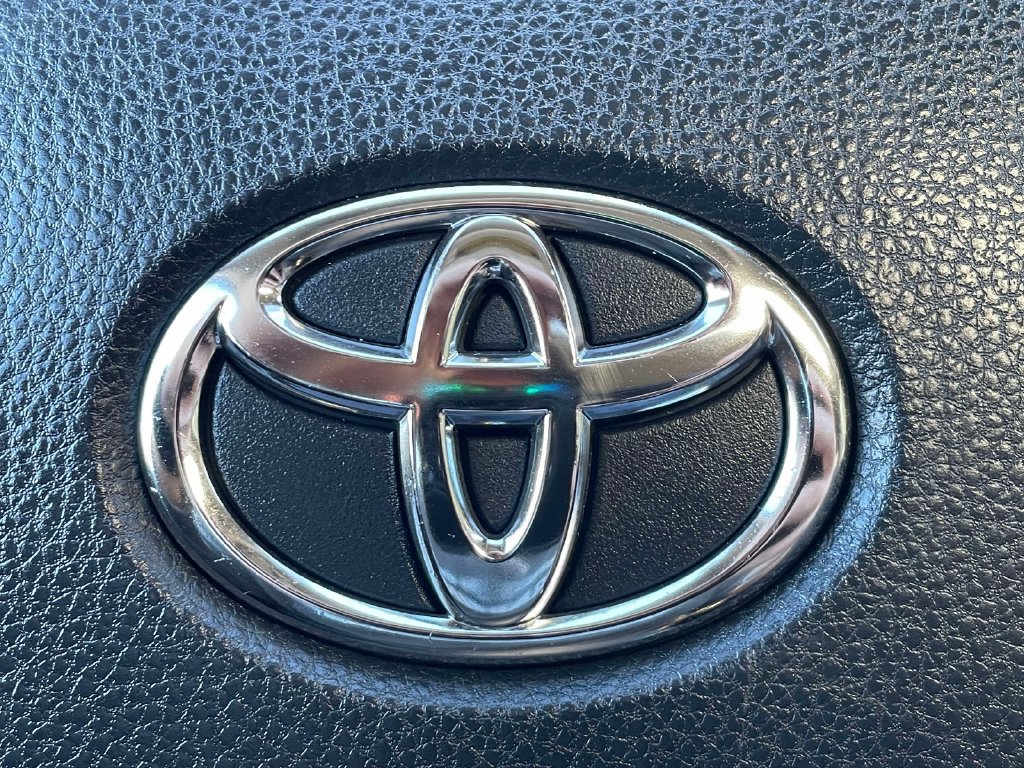 Used 2021 Toyota RAV4 XLE w/ Convenience Package AWD/4WD image 32