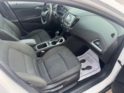 Used 2016 Chevrolet Cruze LT w/ Convenience Package image 11