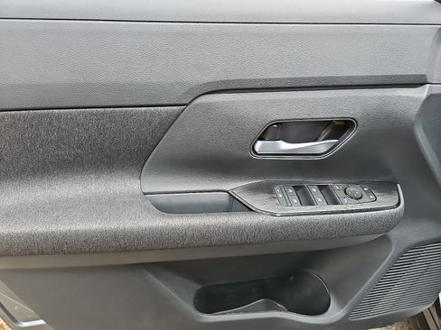 New 2026 Nissan Kicks SV image 8